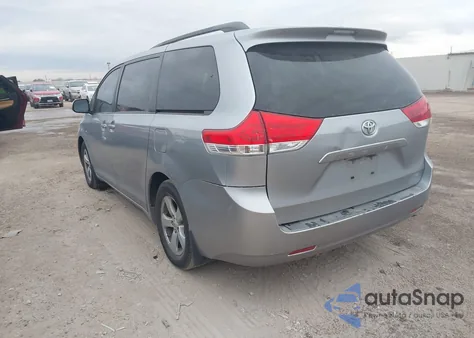 2012 Toyota Sienna Le из США, поврежденный, VIN 5TDKK3DC4CS267801